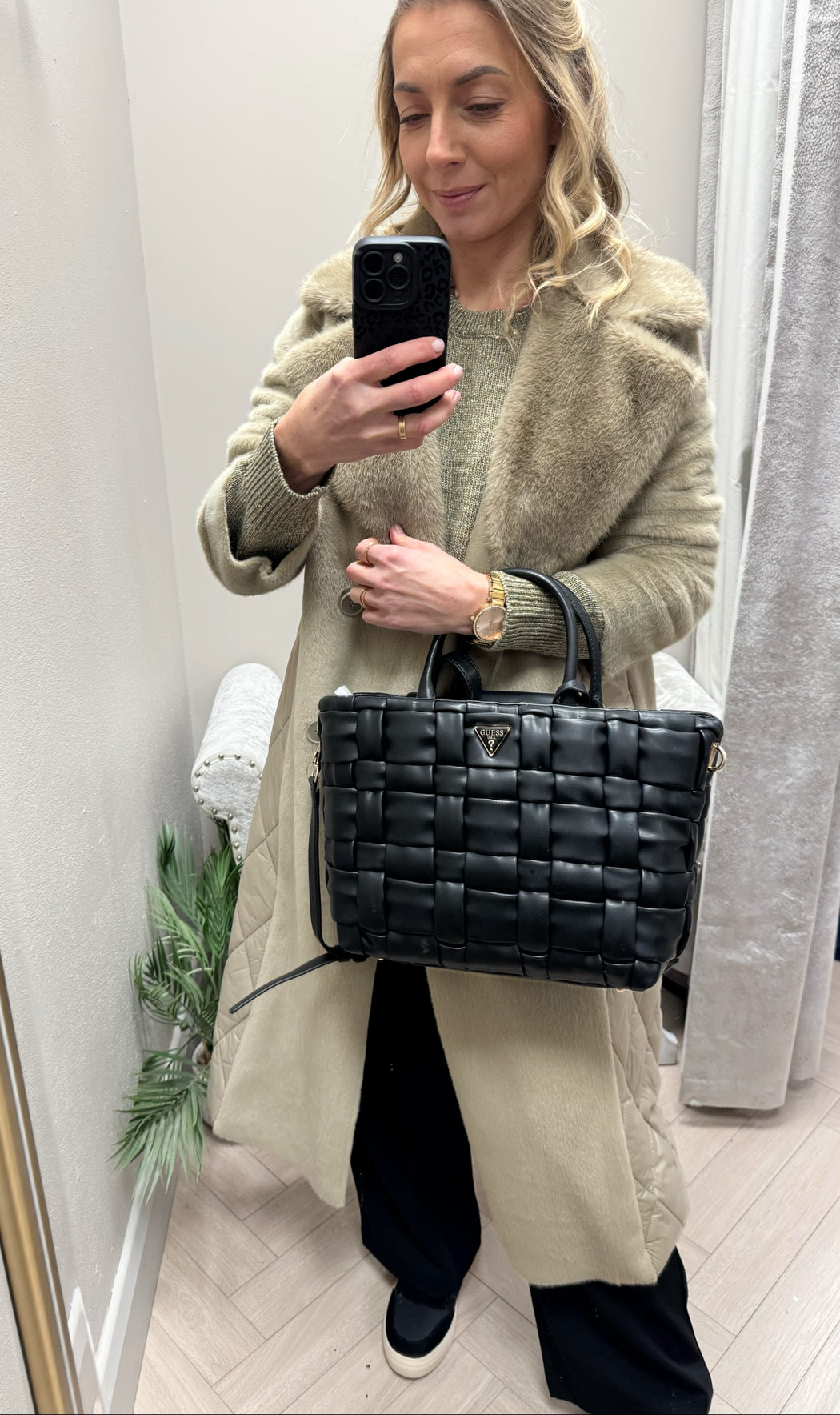 Guess Marion WG807206
BLACK bag