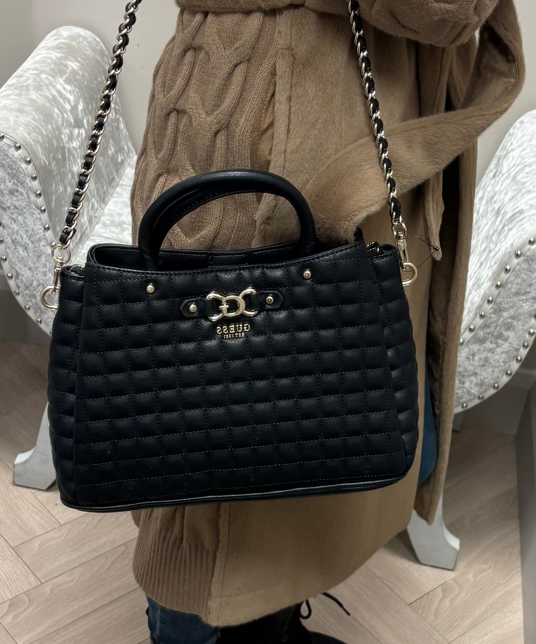 Guess Black NADIRA Bag. QG842406
