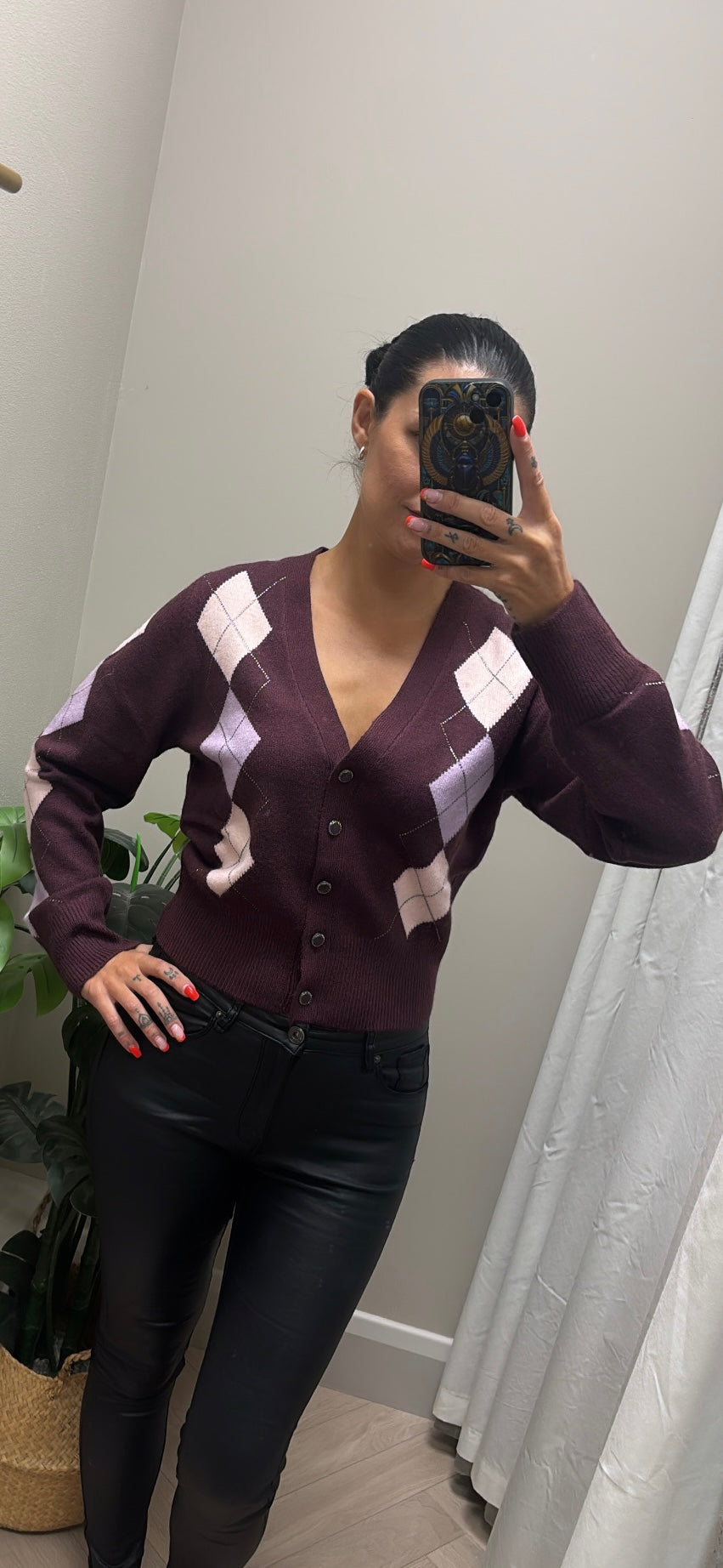 Guess Gracie Argyle Cardigan Burgundy. W6BR47Z1446