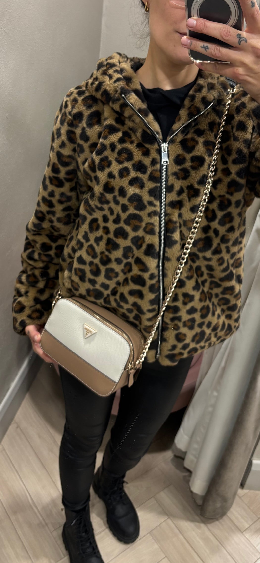 Guess Tan NOELLE Bag. ZG967214