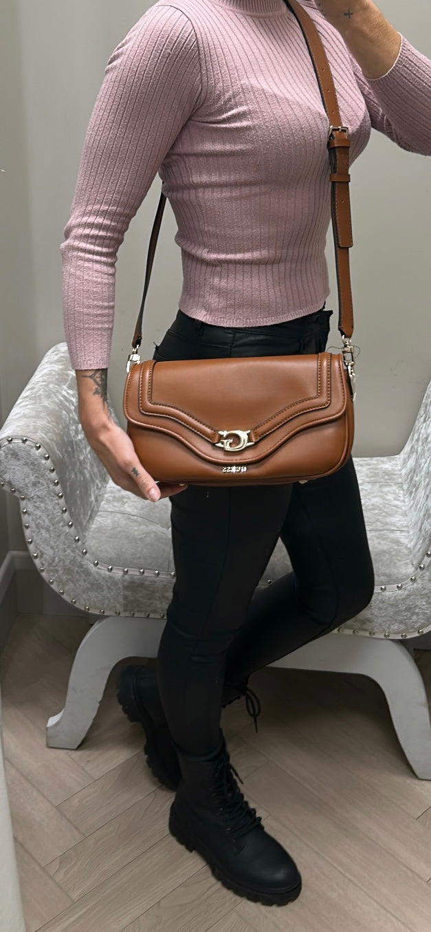 Guess Cognac DEA Bag. BG799320.
