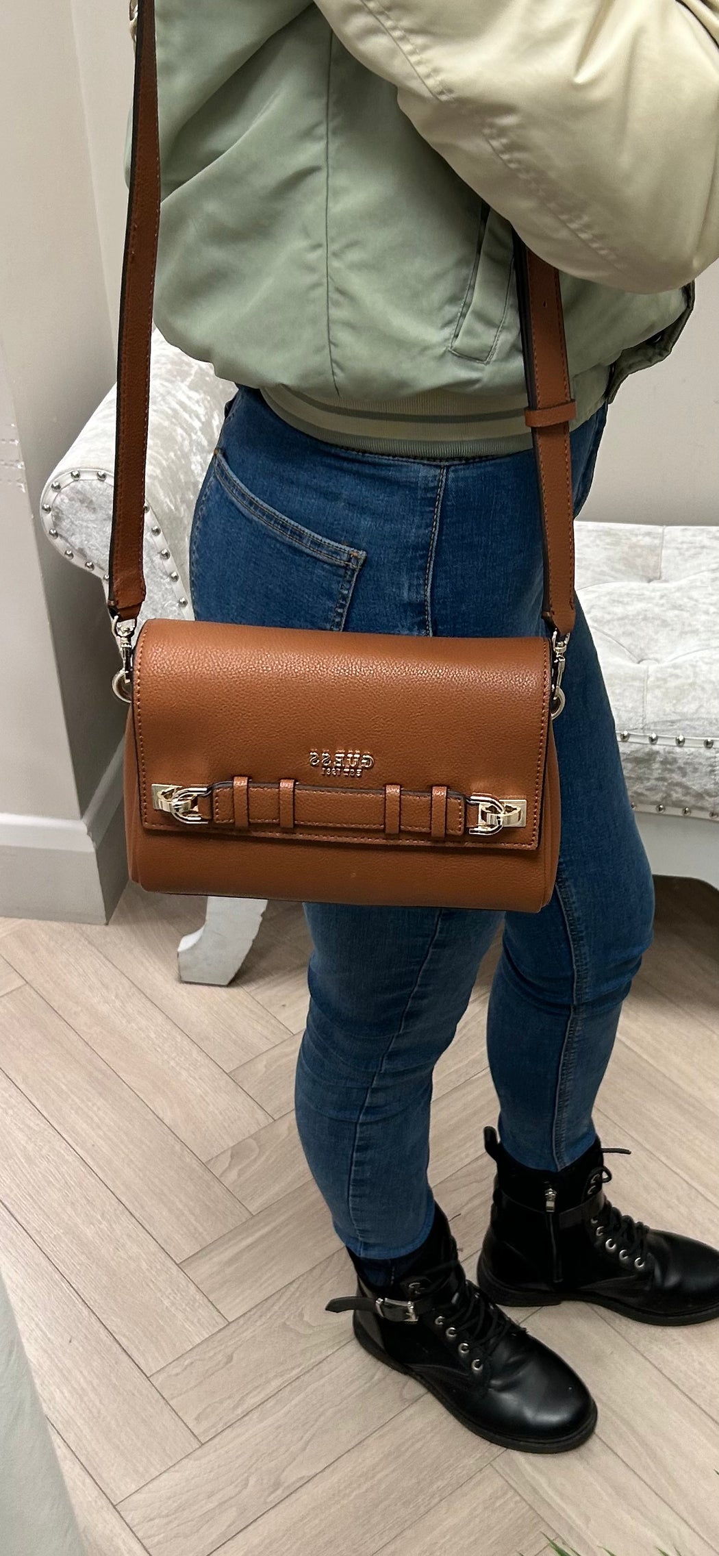 Guess Cognac GREGORIA Bag. BG854620.