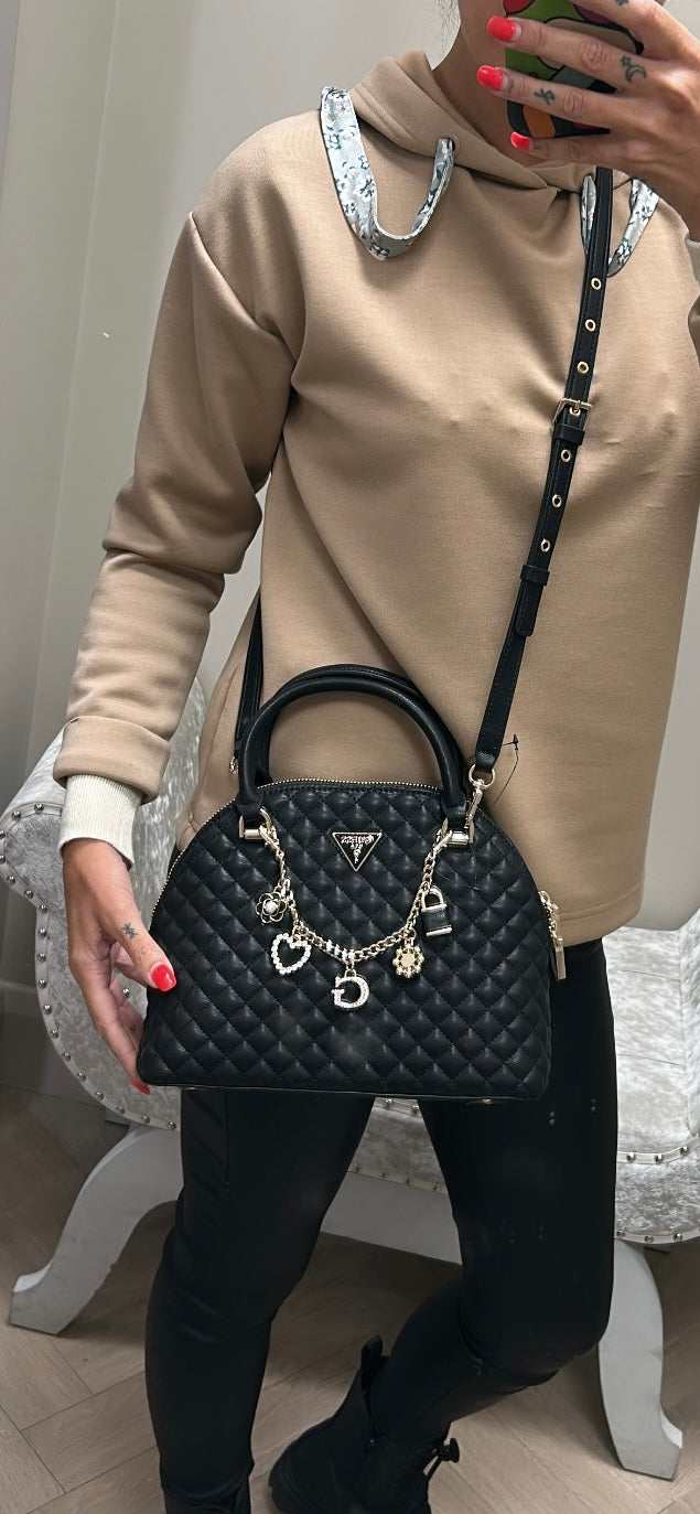 Guess Black EVERLEE Bag. EG867905