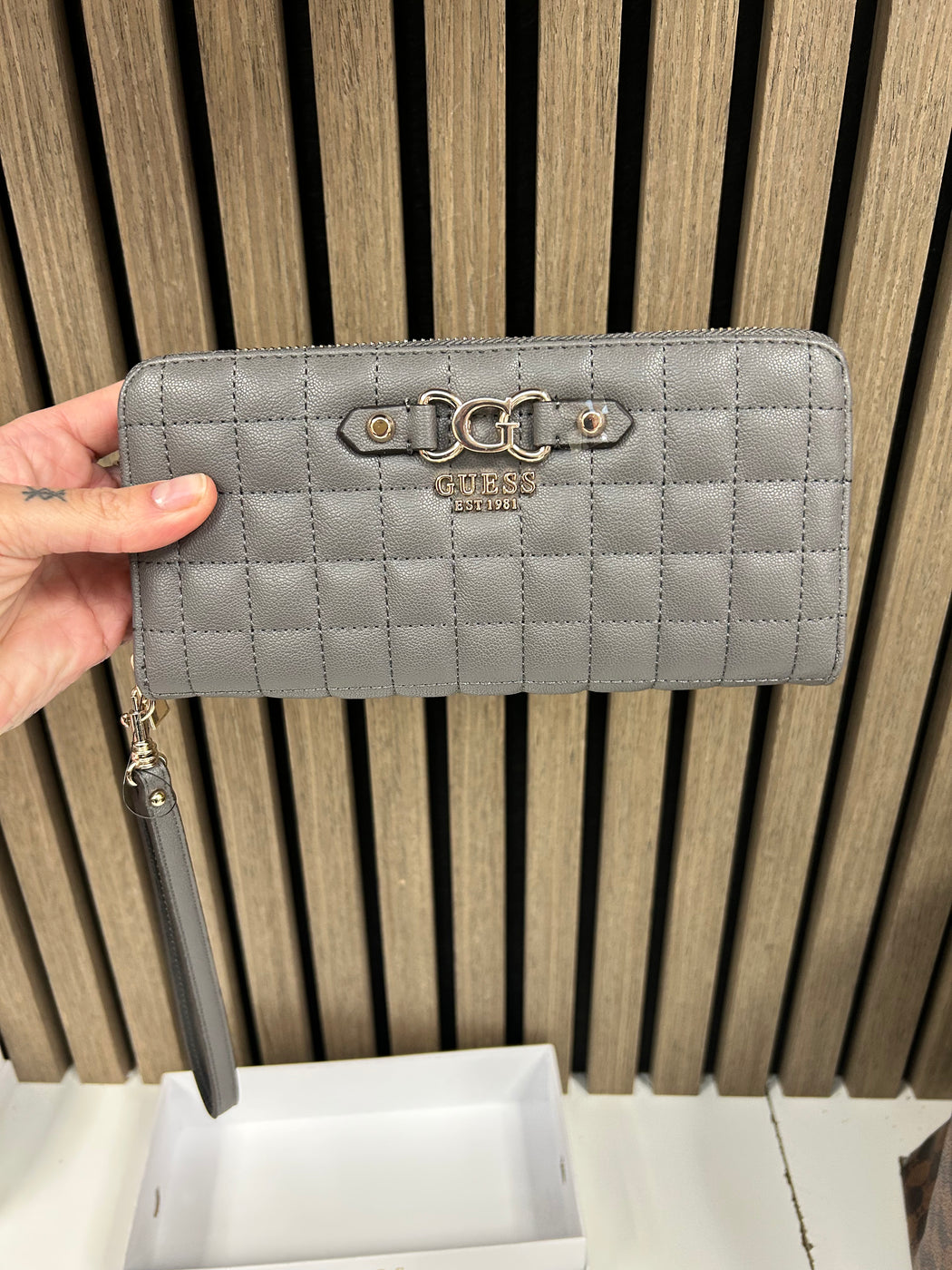 Guess Slate NADIRA Wallet. QG8424146
