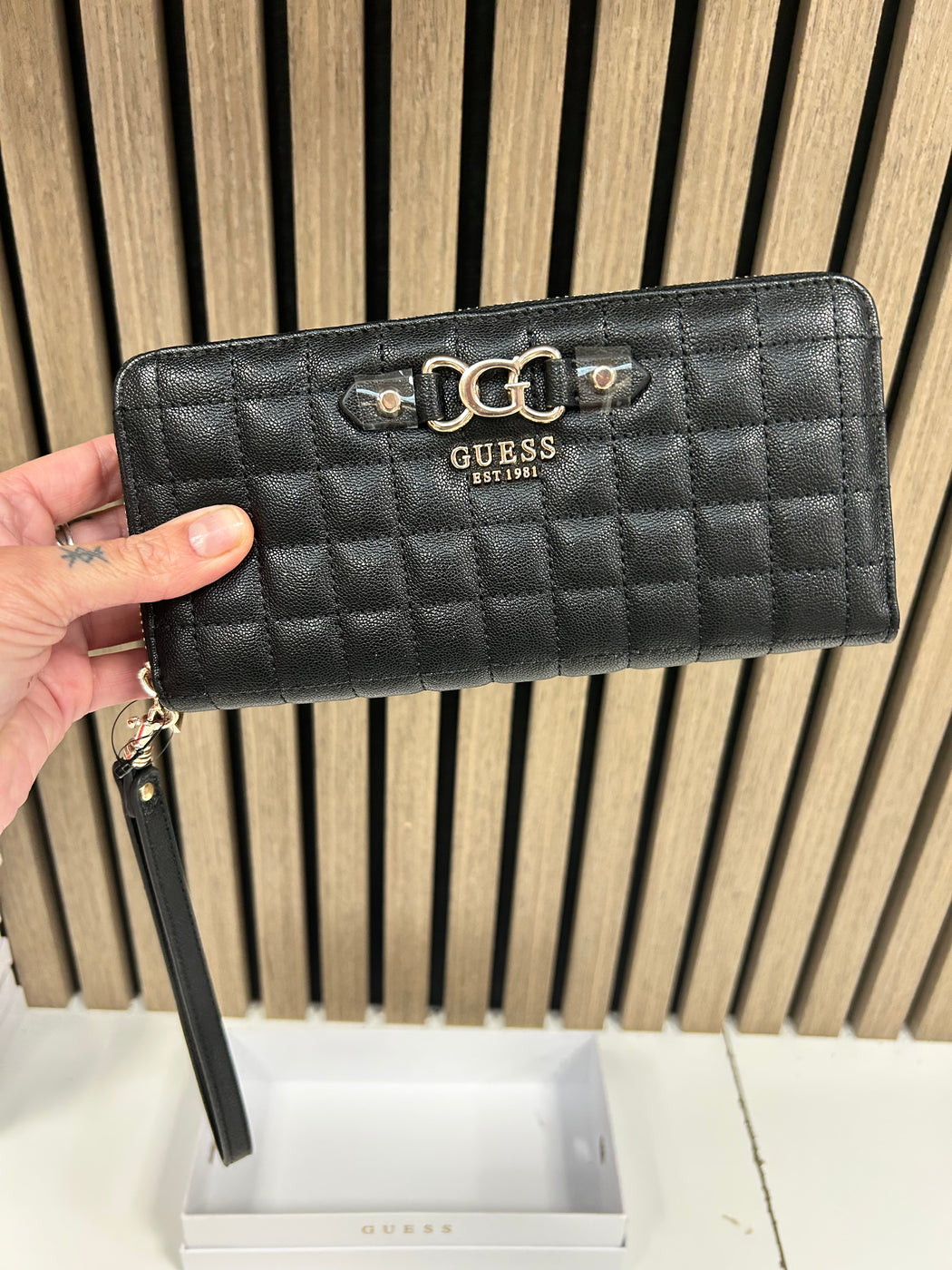 Guess Black NADIRA Wallet. QG8424146