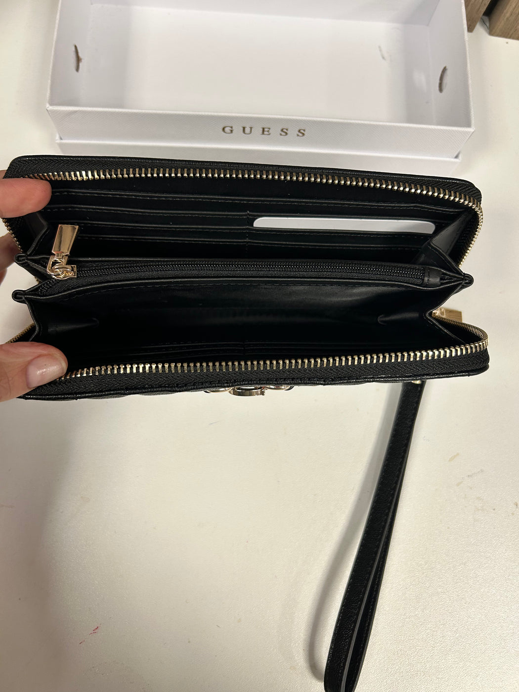 Guess Black NADIRA Wallet. QG8424146