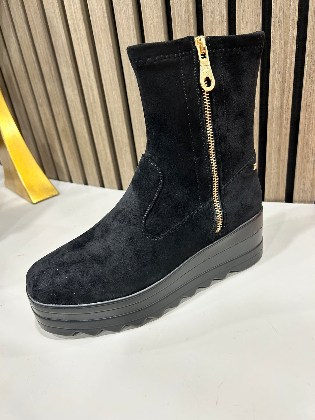 Croston Schwarz Wedge boot