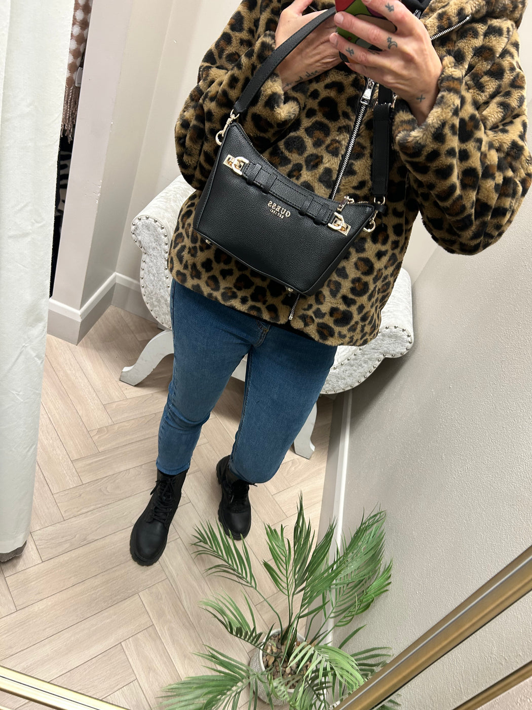 Guess GREGORIA Bag. BG854617
