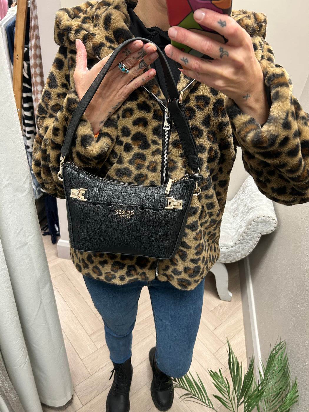 Guess GREGORIA Bag. BG854617
