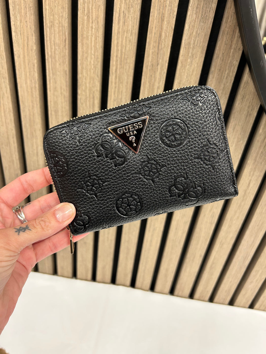 Guess Black Logo CRESIDIA Wallet. PD9888140