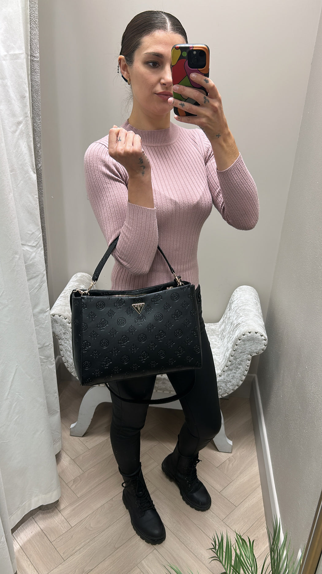 Guess Black Logo TISHA Bag. PD776407.