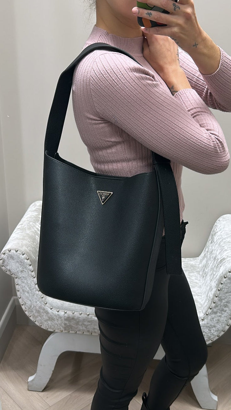 Guess Black MERIDIAN Bag. BG697404.