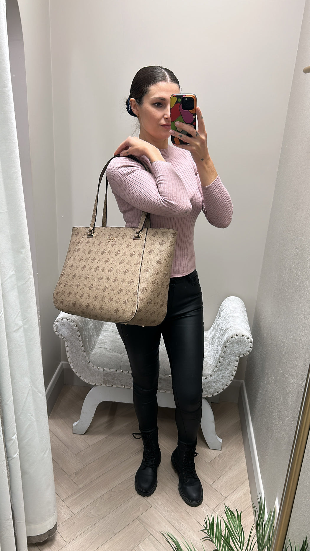 Guess Latte CALEBRA Travel Bag. LP9536024.