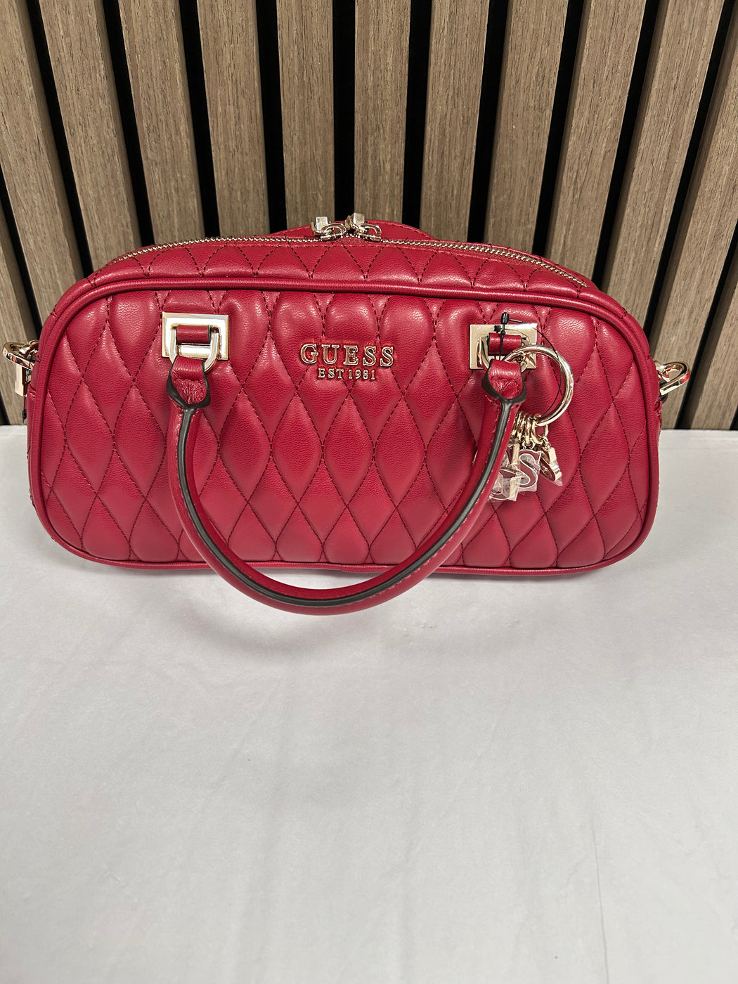 Guess Red VALLA Bag. QG812205.