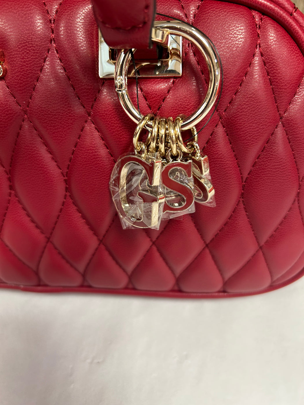 Guess Red VALLA Bag. QG812205.