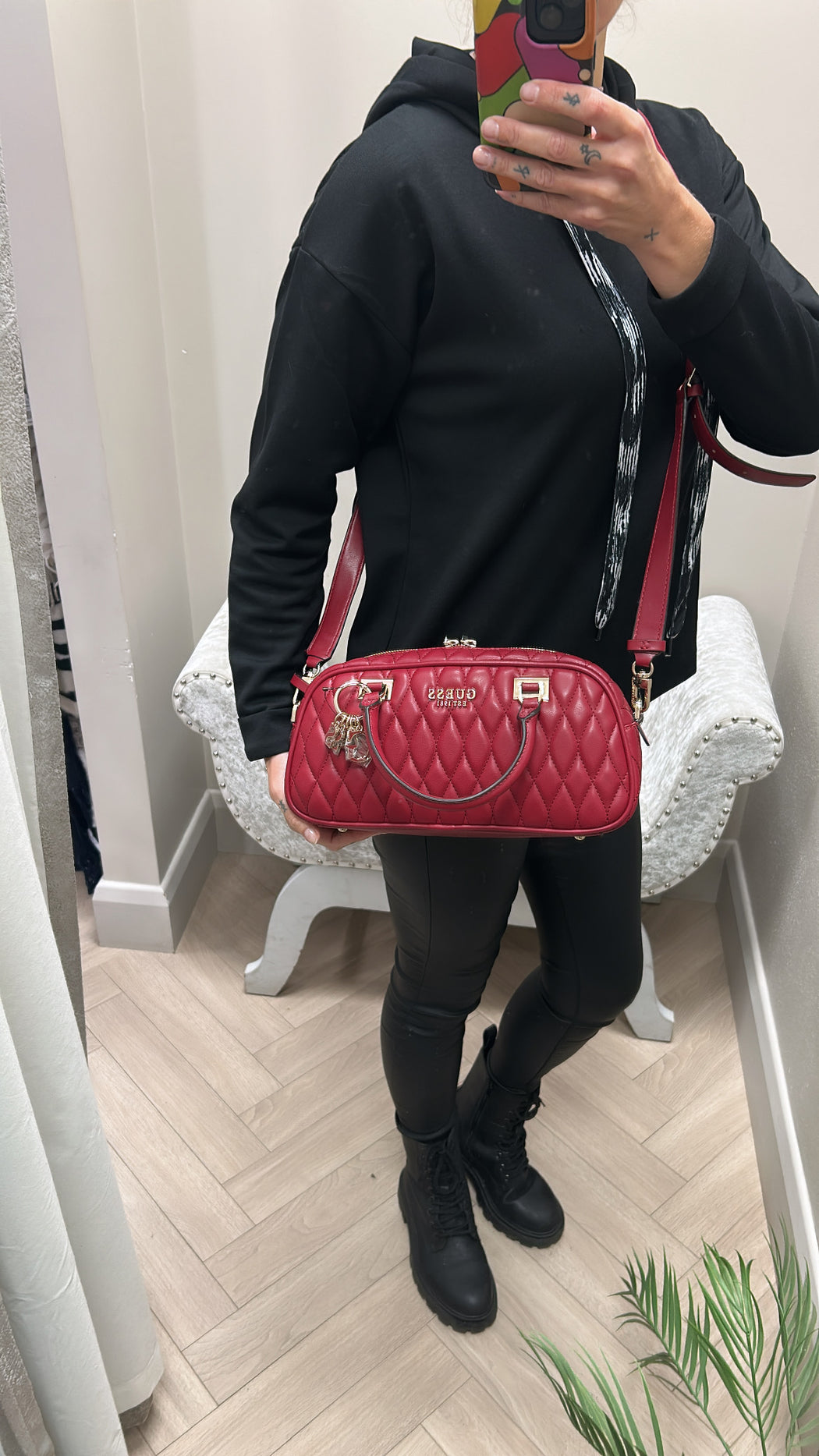 Guess Red VALLA Bag. QG812205.