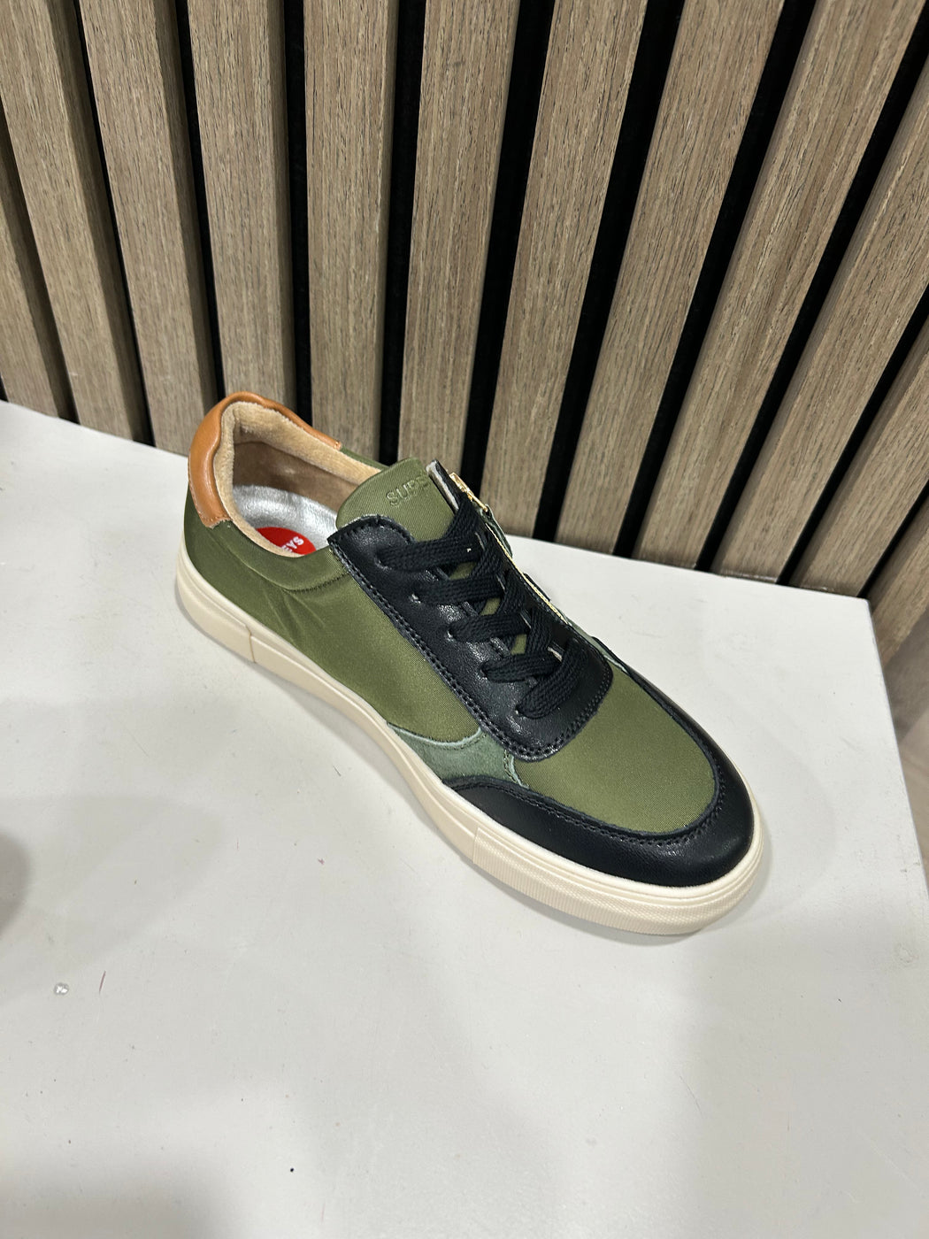 Eighty one Putting Green Trainer