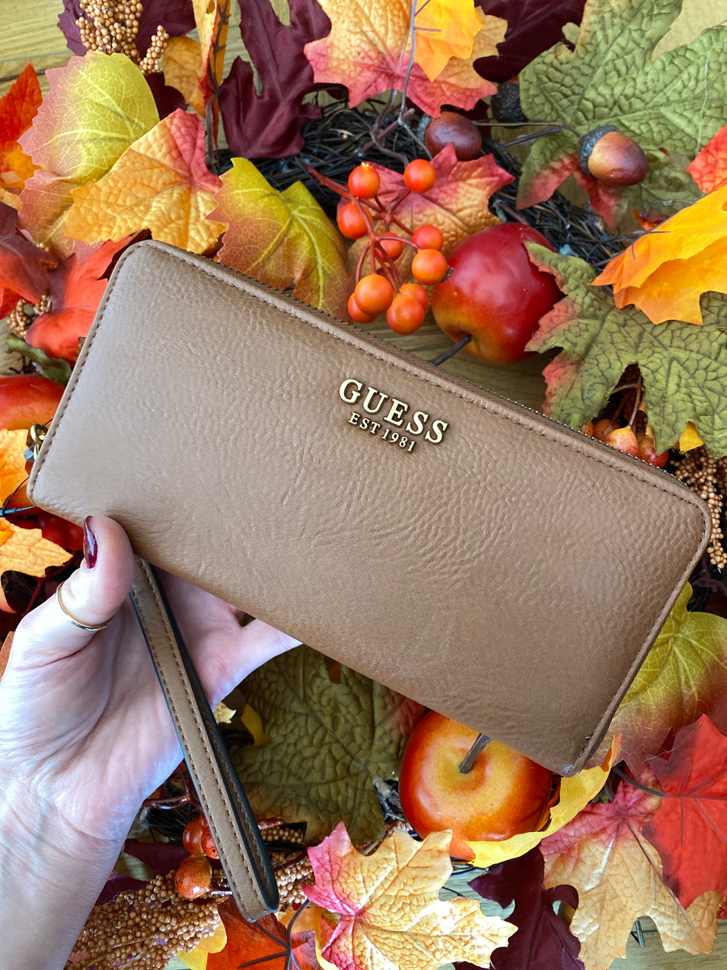 Guess est 2025 1981 wallet