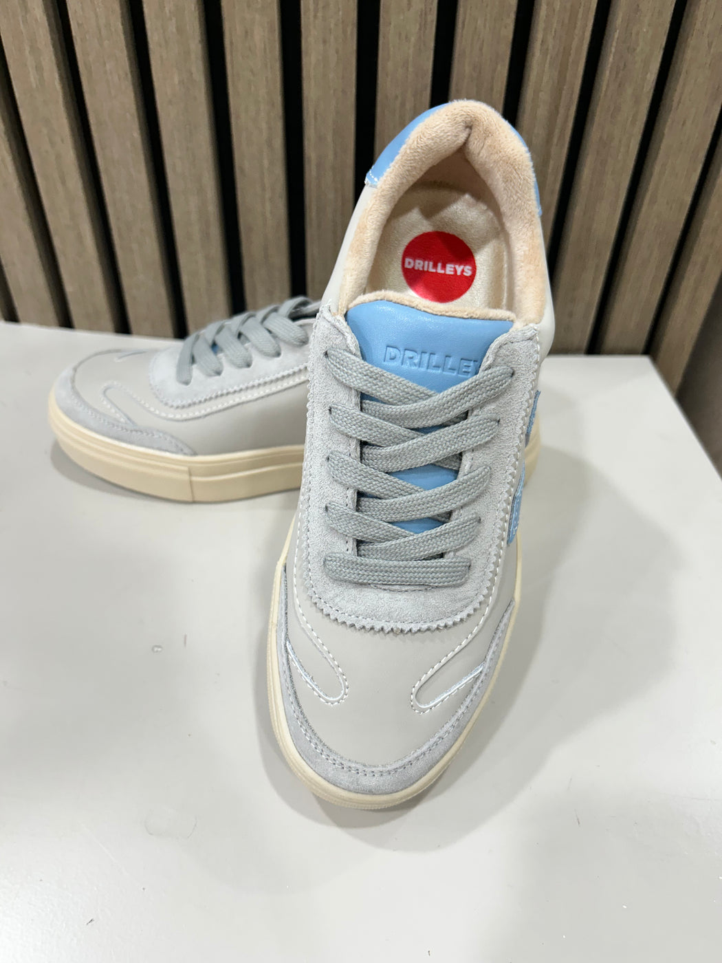 Eighty Chalky Blue Runners