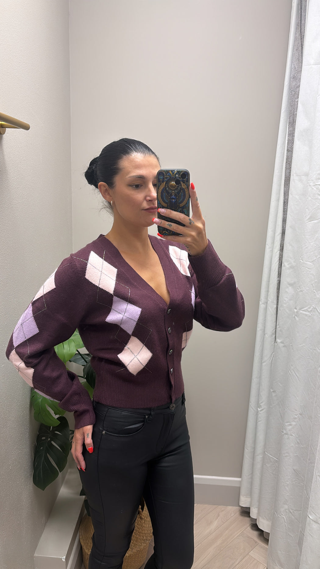 Guess Gracie Argyle Cardigan Burgundy. W6BR47Z1446