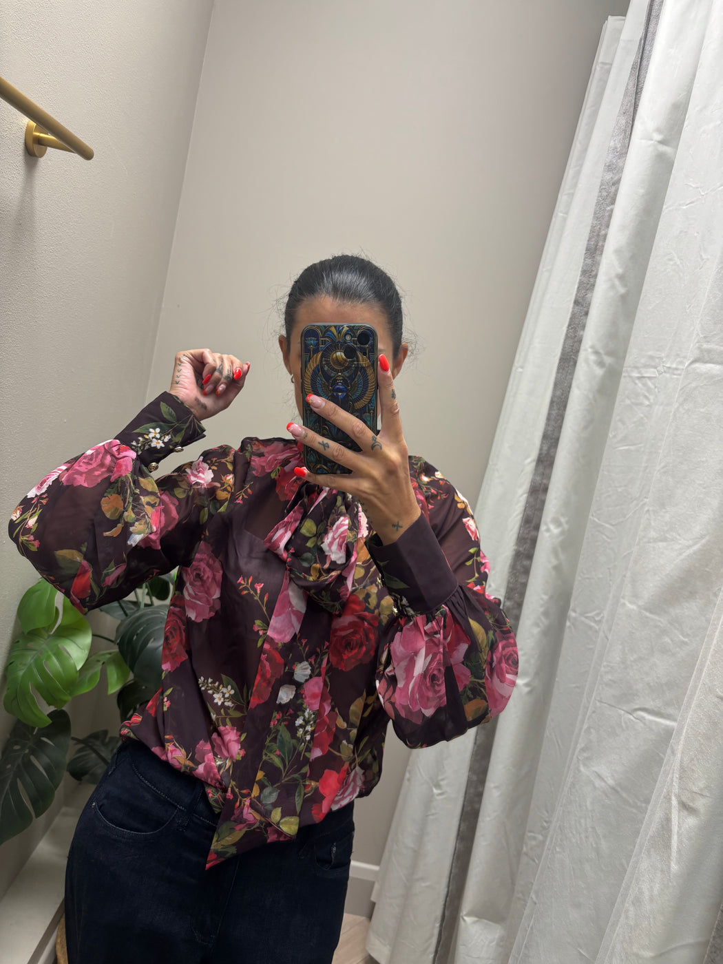 Guess Audrine Bow Blouse. W5BH84W3022