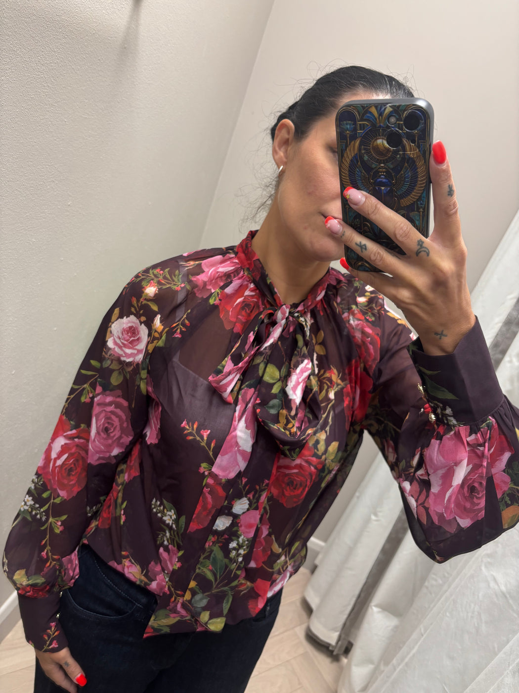 Guess Audrine Bow Blouse. W5BH84W3022