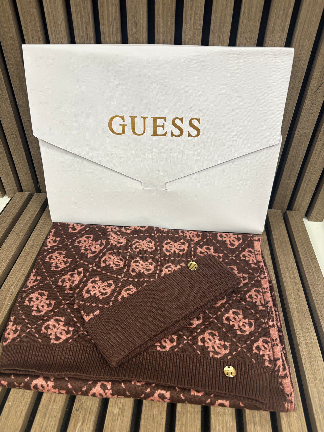Guess Hat & Scarf Gift Set in PLUM. GFBOXWP6401 - BWL