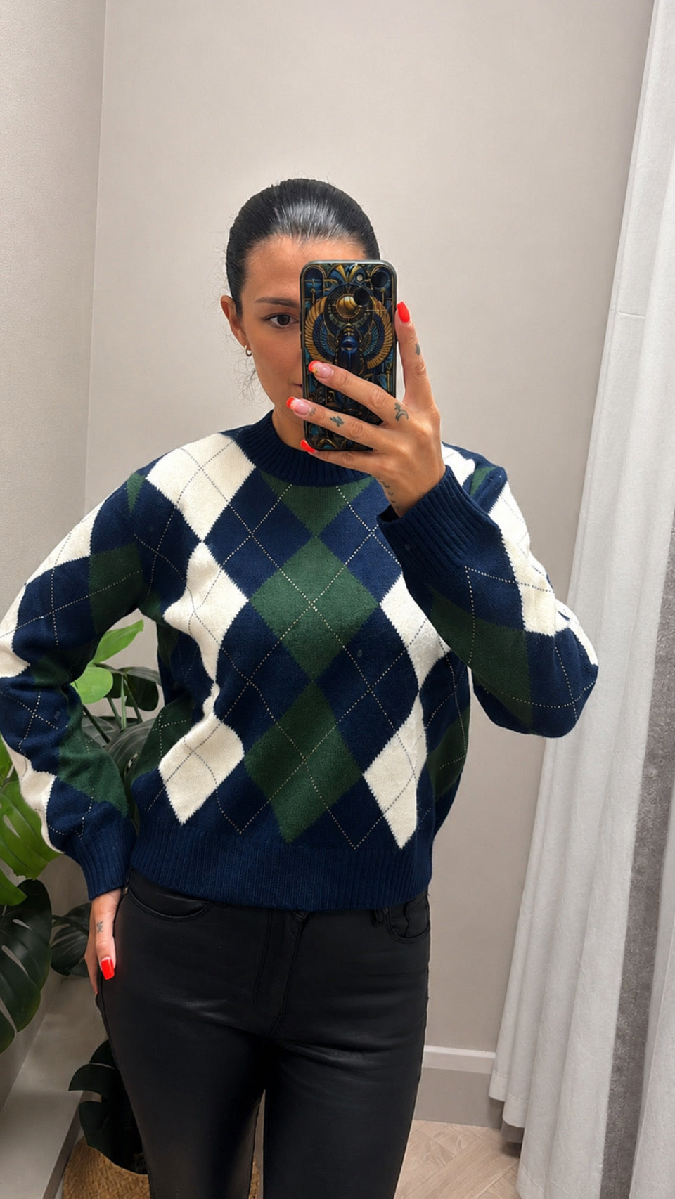 Guess Gracie Argyle Sweater Navy. W6BR48Z1447
