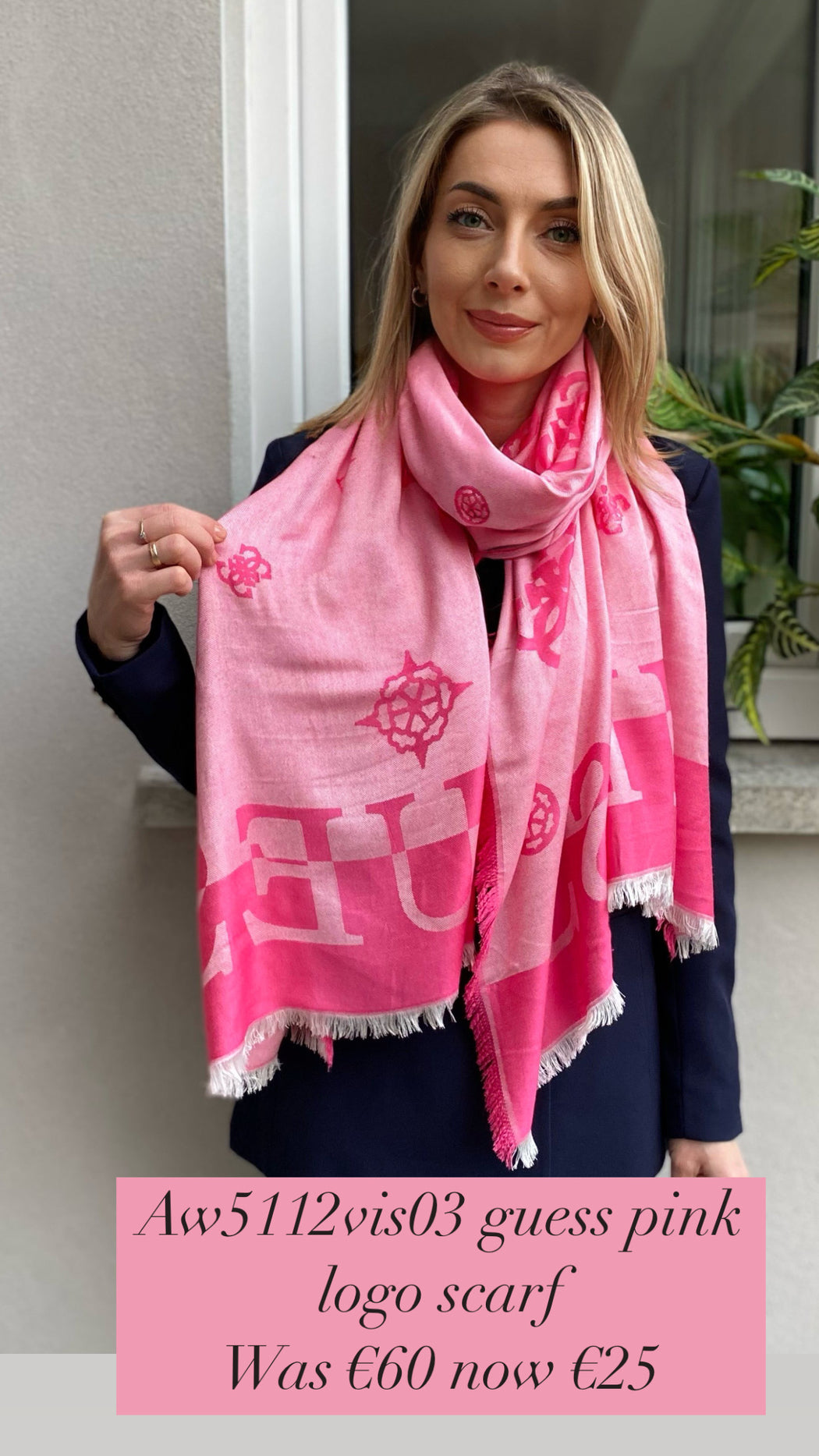 Aw5112vis03 guess pink logo scarf