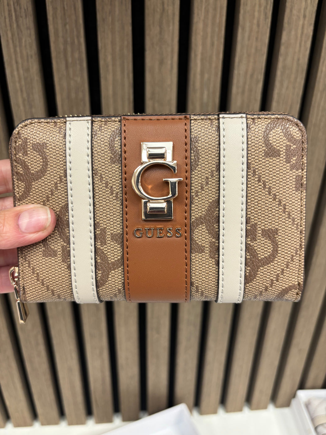 Guess ERENIA LATTE logo wallet. SO7838140