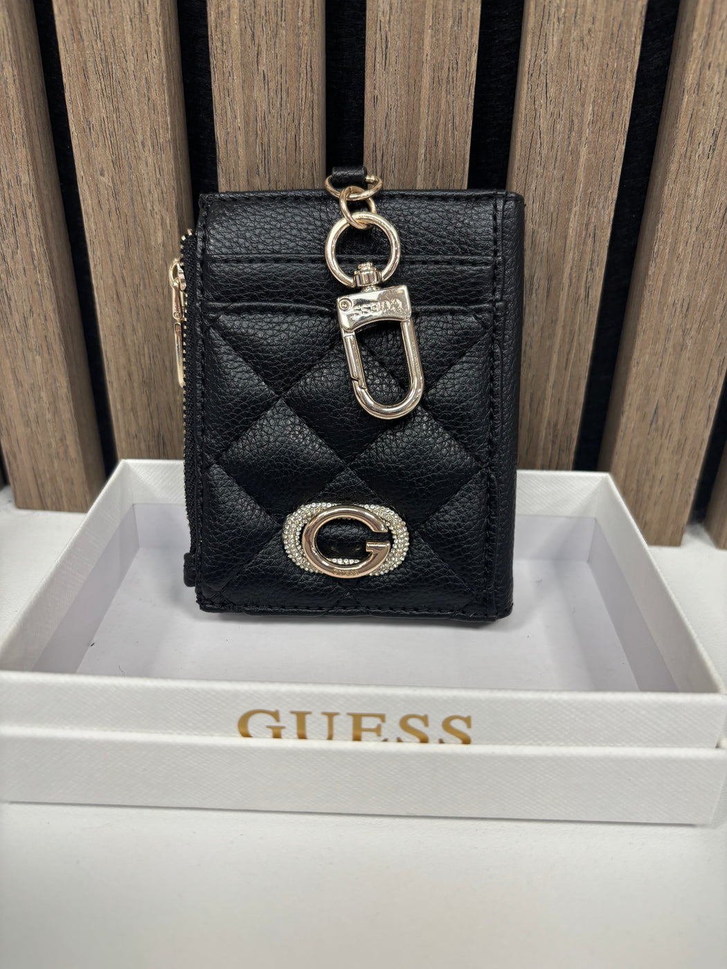 Guess Mini Clip-on Wallet. RW1796P5401