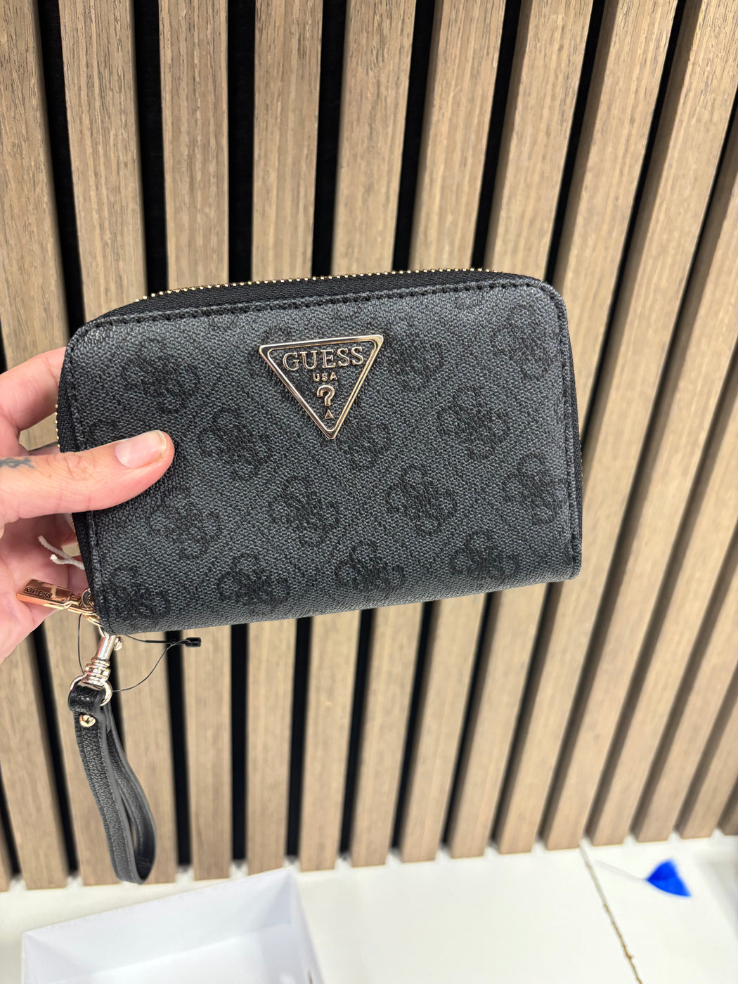 Guess LAUREL Coal Logo Wallet. SG7459164.
