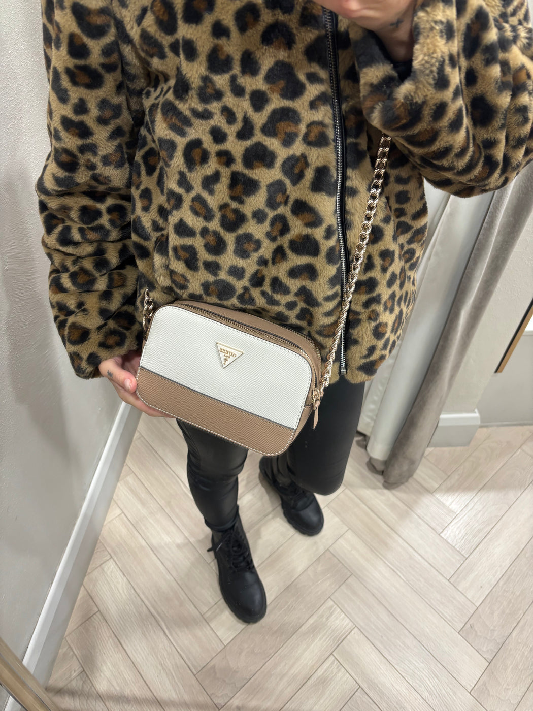 Guess Tan NOELLE Bag. ZG967214