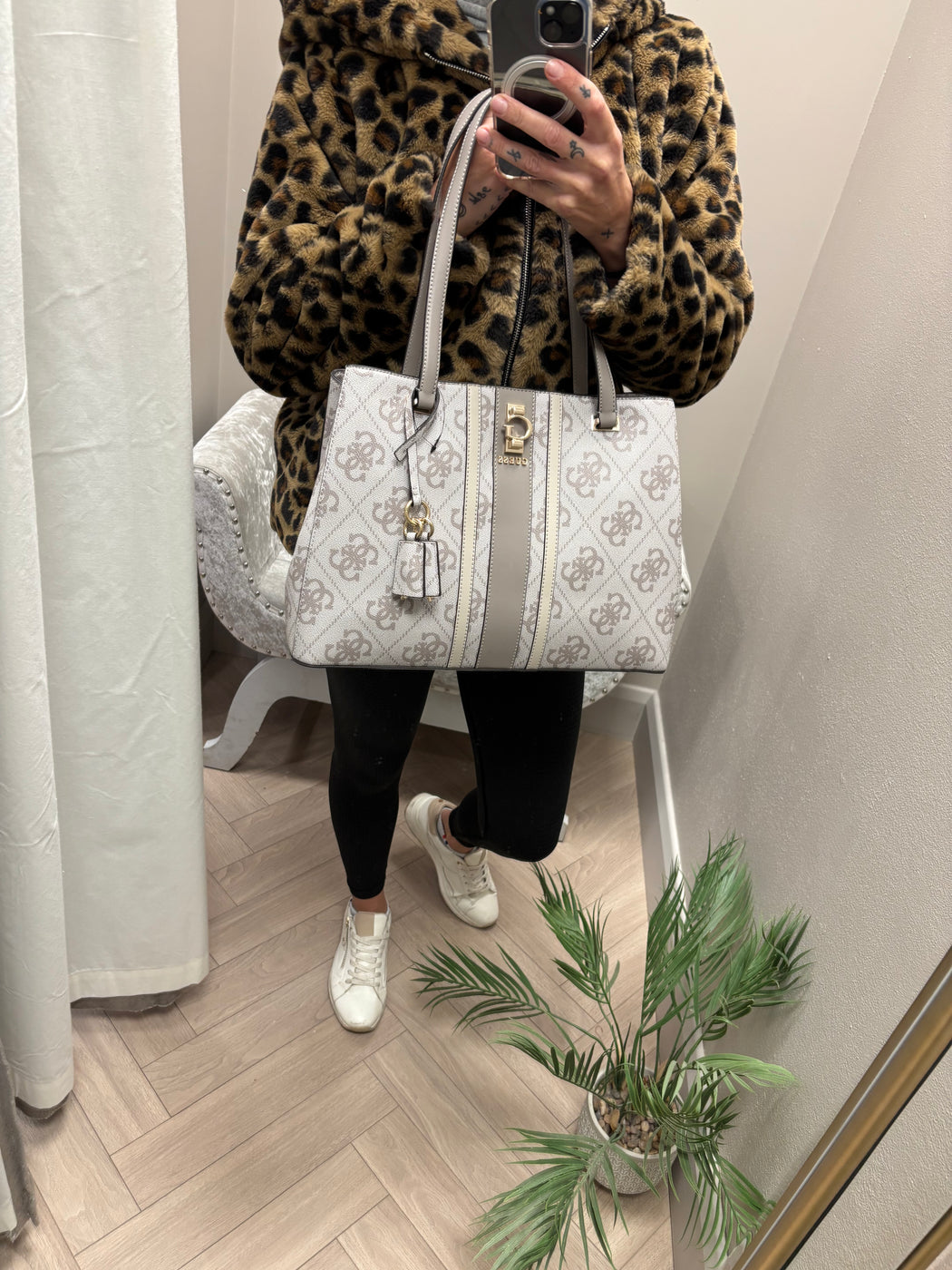 Guess Taupe ERENIA Bag. SO783823