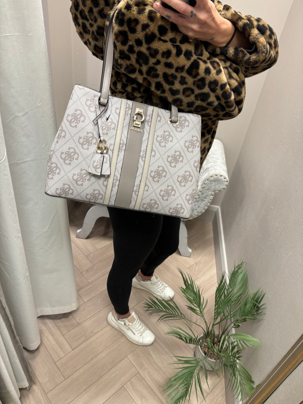 Guess Taupe ERENIA Bag. SO783823