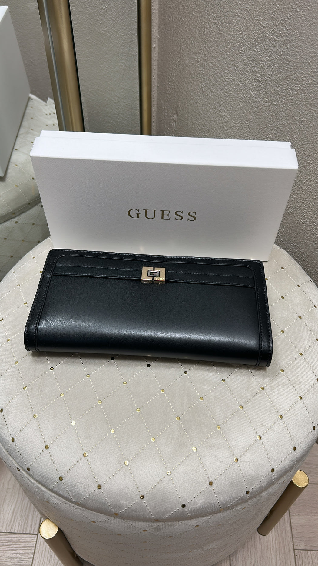 RW1718P5101 Guess Black Buckle Wallet