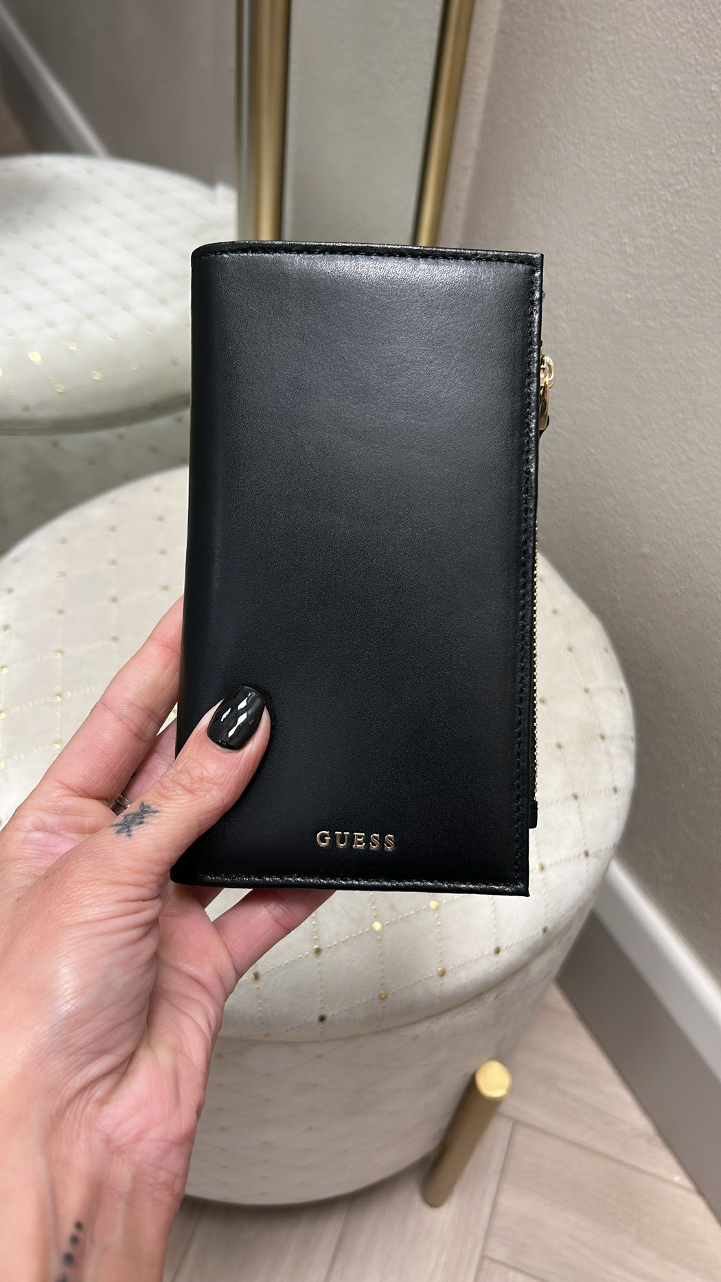 RW1653P4301 Guess Black Zip Wallet