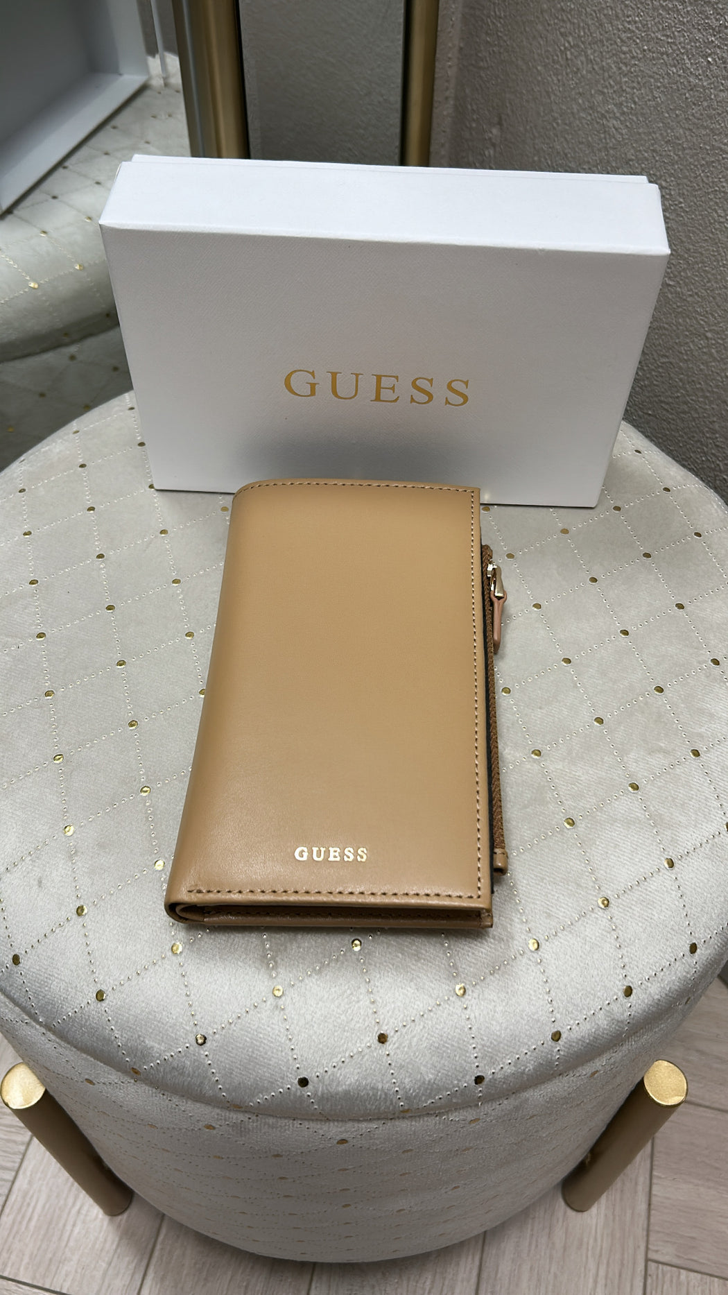 RW1653P4301 Guess Beige Zip Wallet