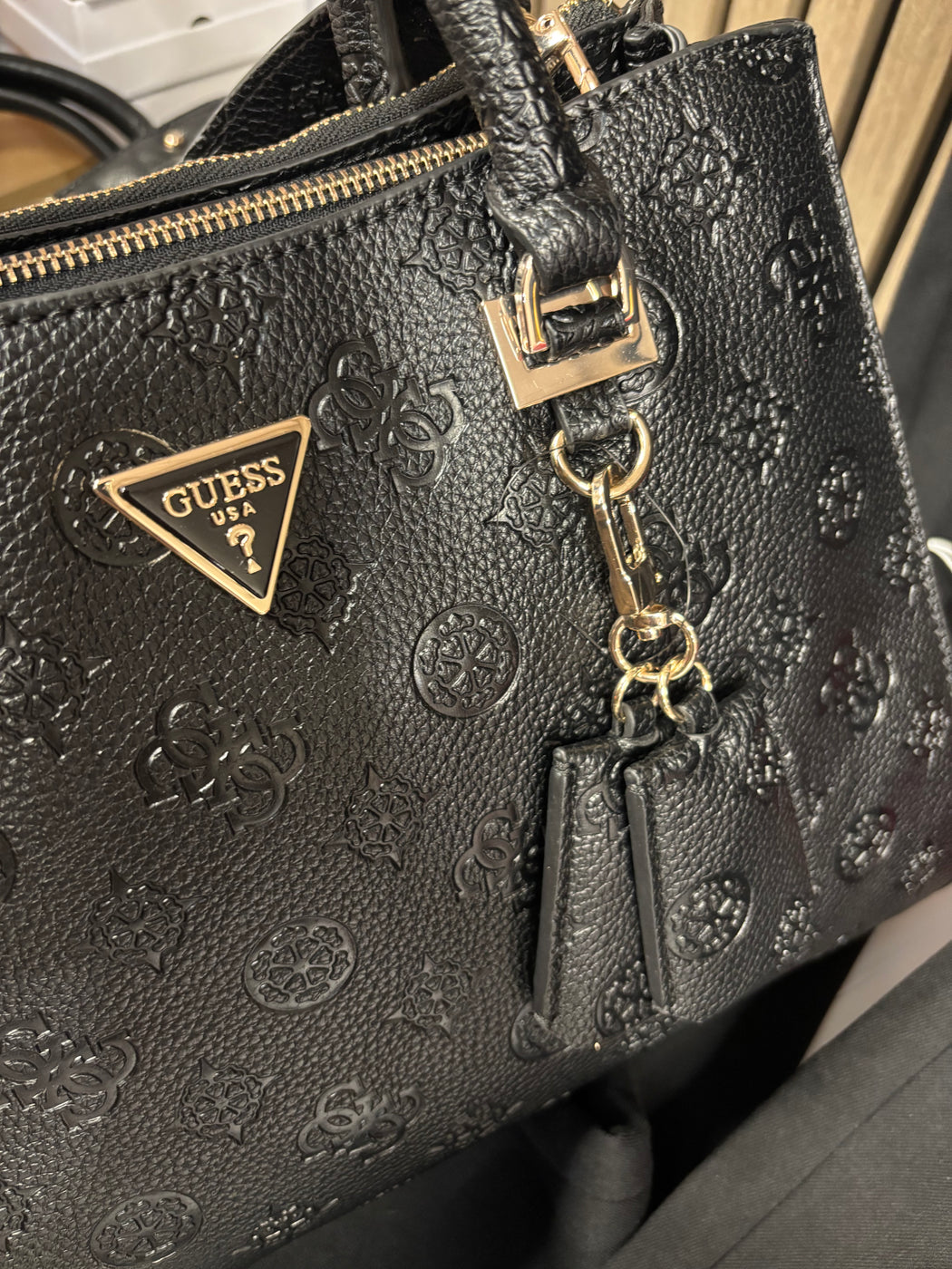 Guess Black Logo CRESIDIA Bag. PD988807