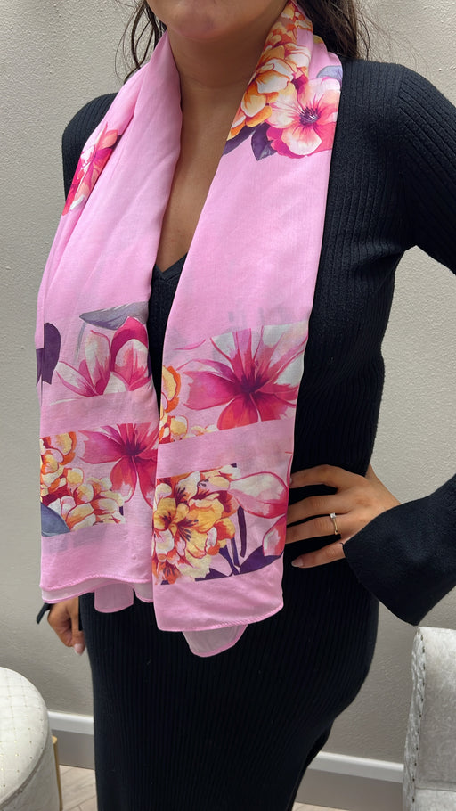 Aw5316sil03 guess pink  floral  scarf