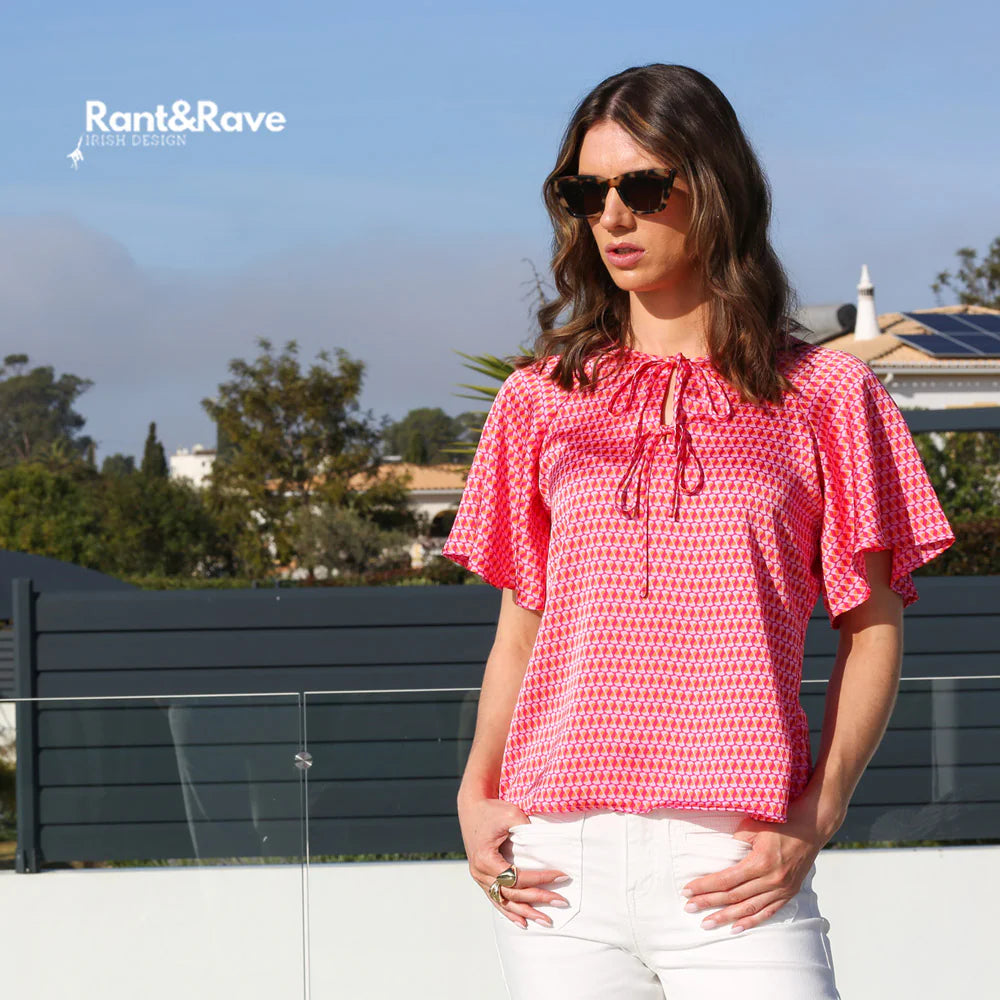 Janelle top red