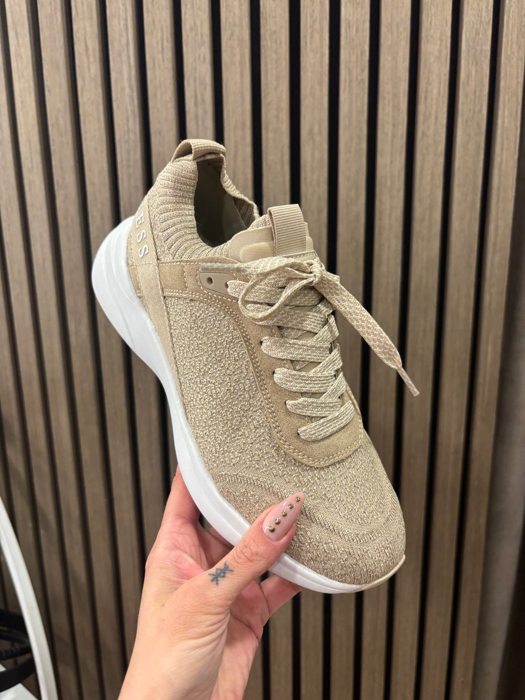 Guess Gold Sparkle Runners. FLJMLDFAB12