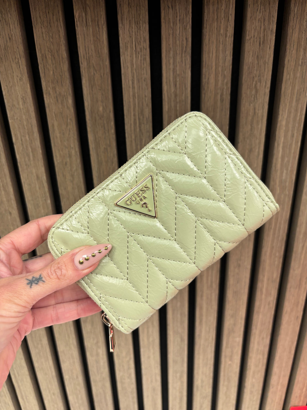 Guess Cheryl Sage Wallet. TQ9720140.