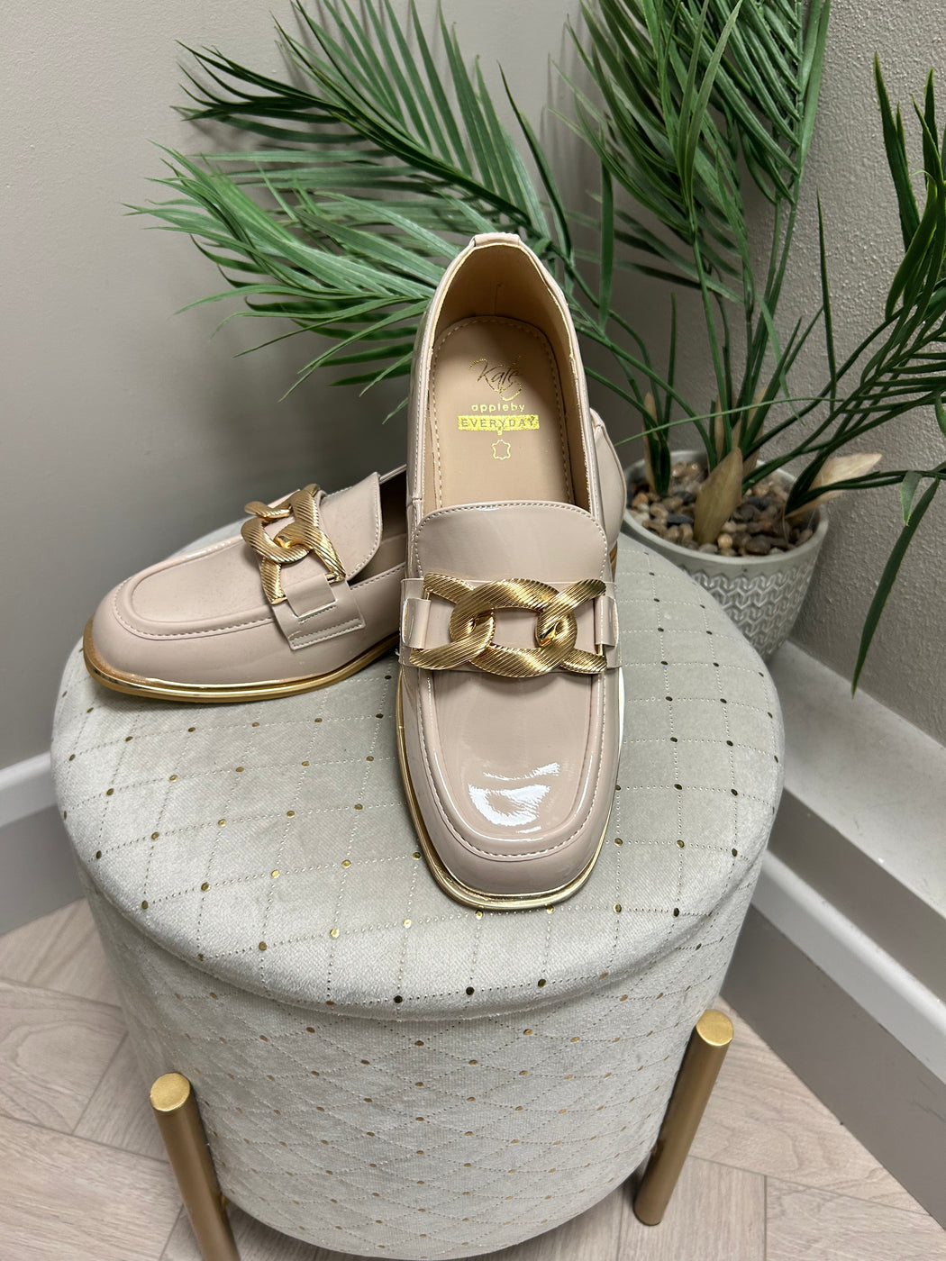 Thames est Blush Loafer