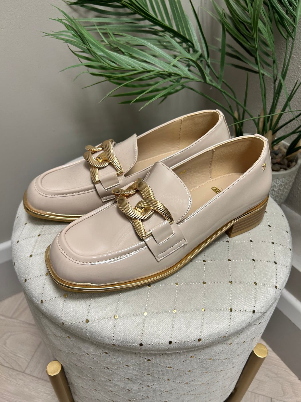 Thames est Blush Loafer