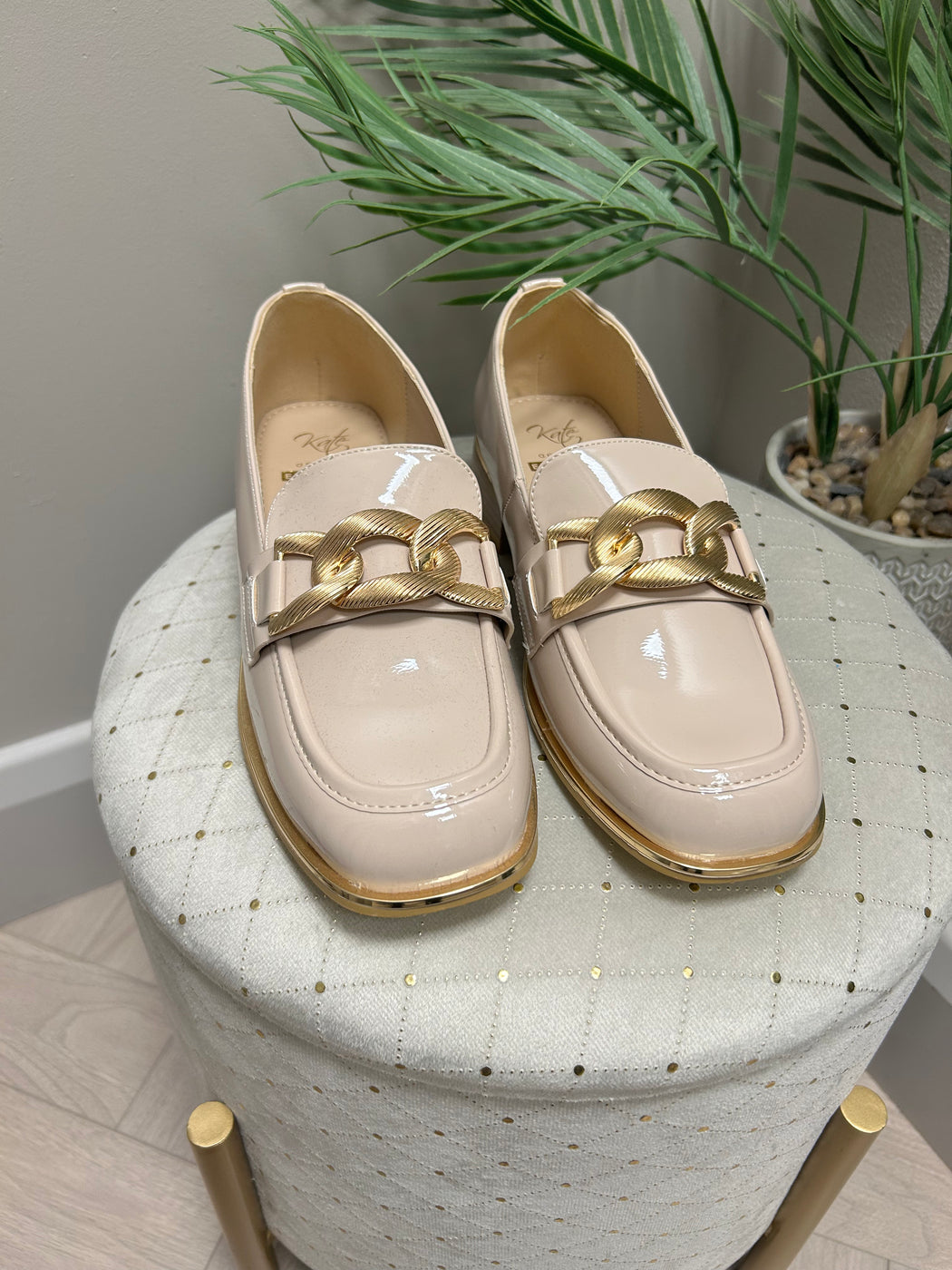 Thames est Blush Loafer