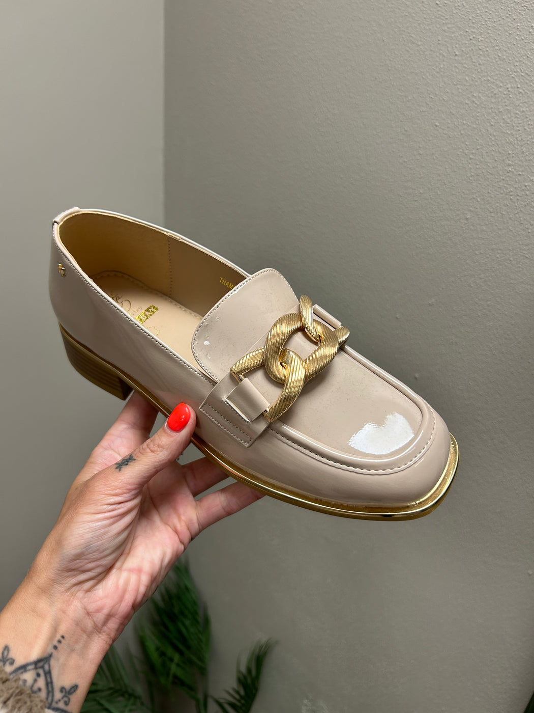 Thames est Blush Loafer