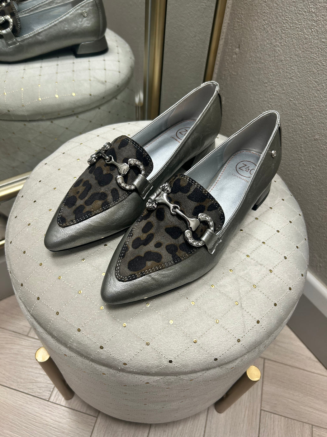 Dalat one Silver cheetah pointed loafer