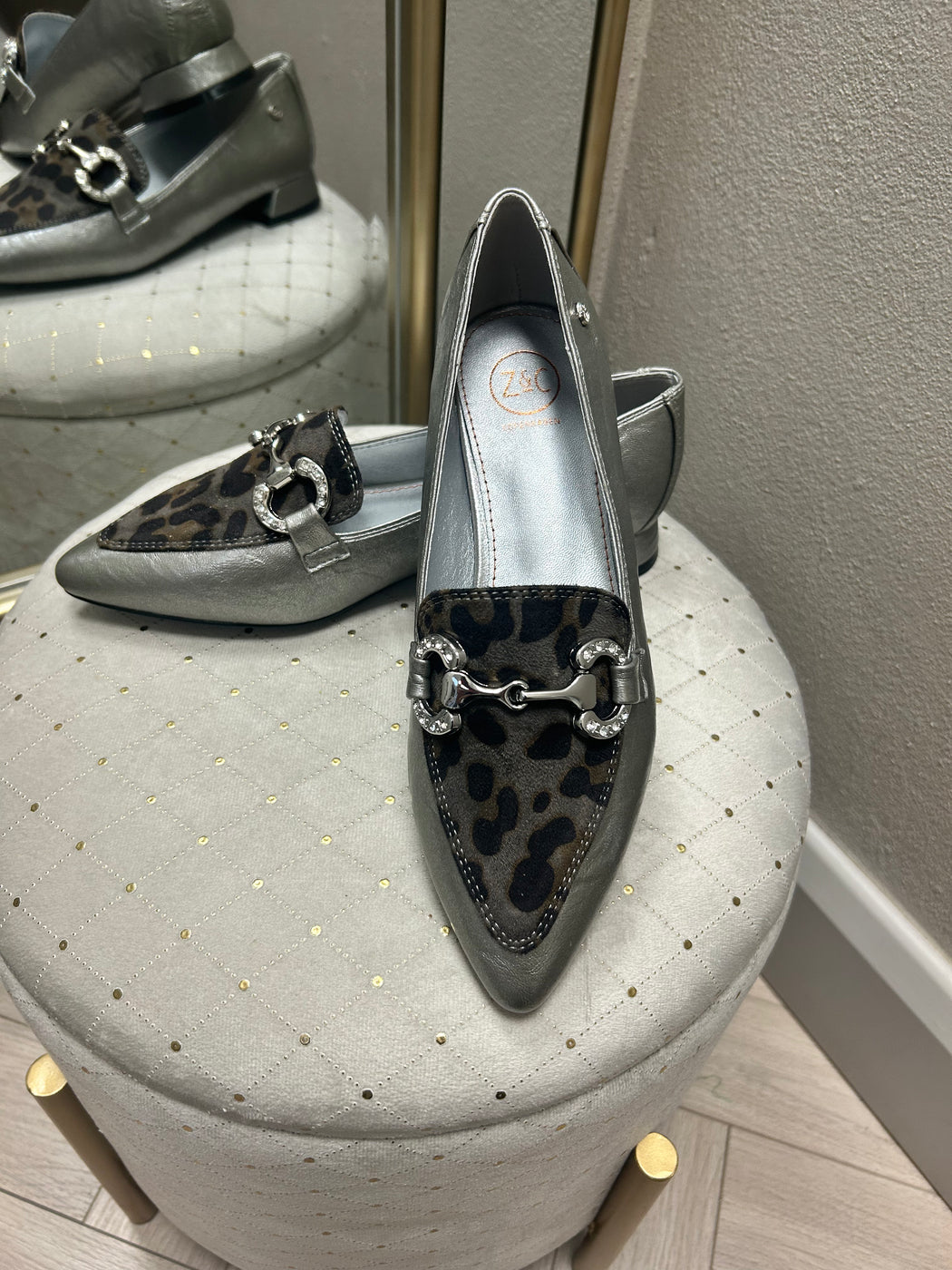 Dalat one Silver cheetah pointed loafer