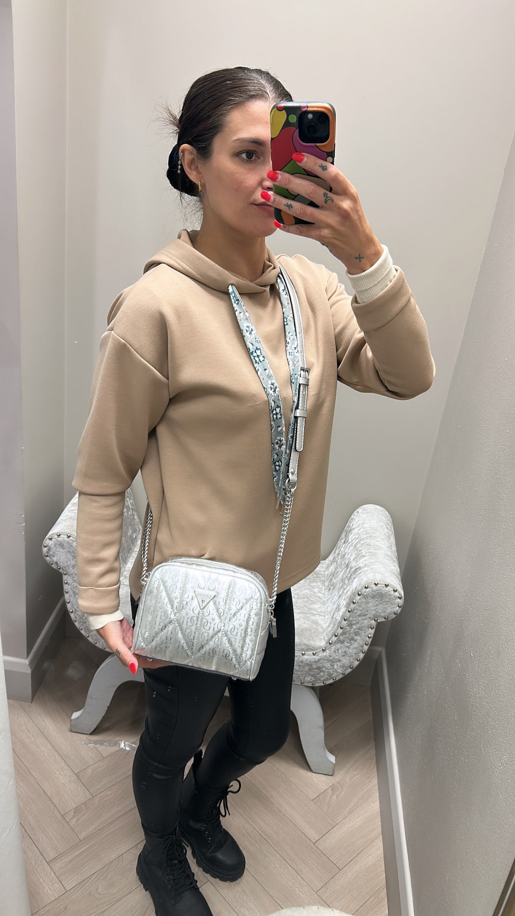 Guess Silver ALDINA Bag. GY966314